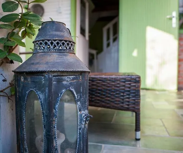 Green Chalet بيت ضيافة